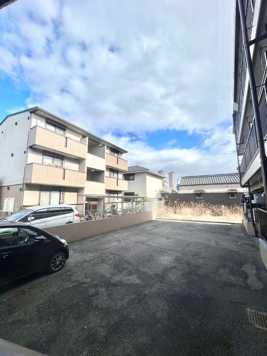 物件内観写真22　(室内からの展望)