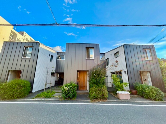 物件外観写真3　(外観写真)