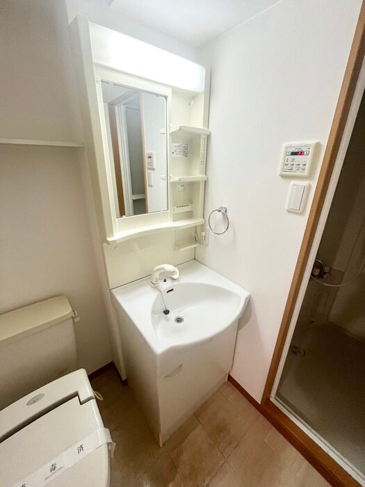 物件内観写真13　(洗面)