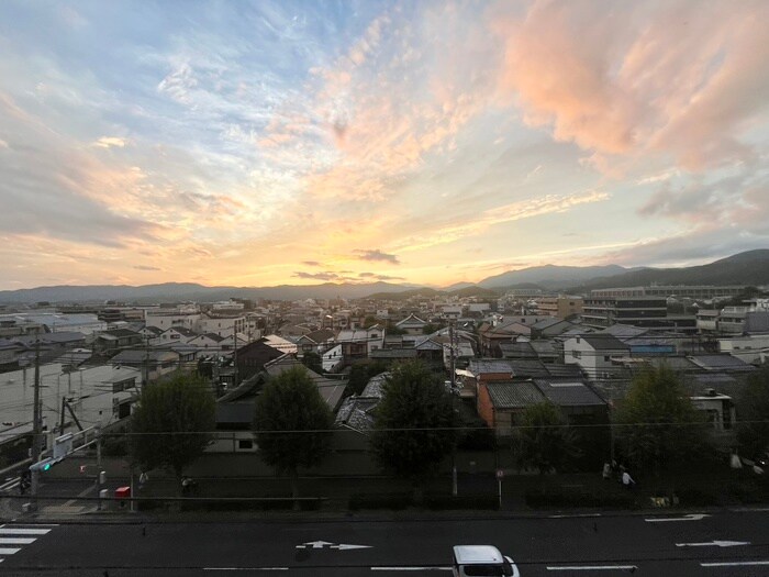 物件内観写真16　(室内からの展望)