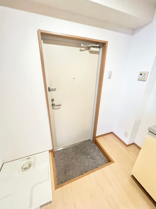 物件内観写真18　(玄関)