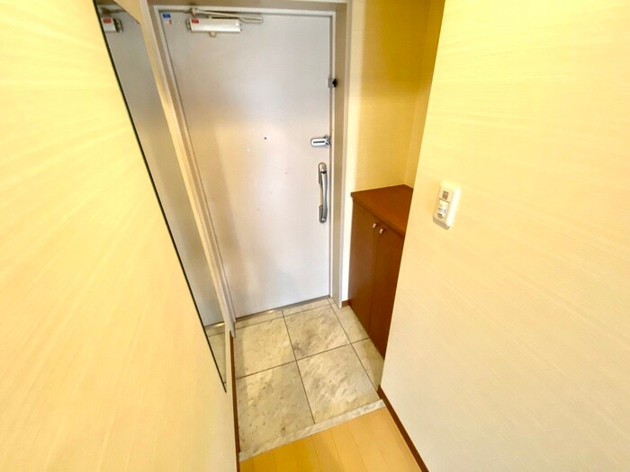 物件内観写真18　(玄関)