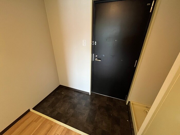 物件内観写真17　(玄関)