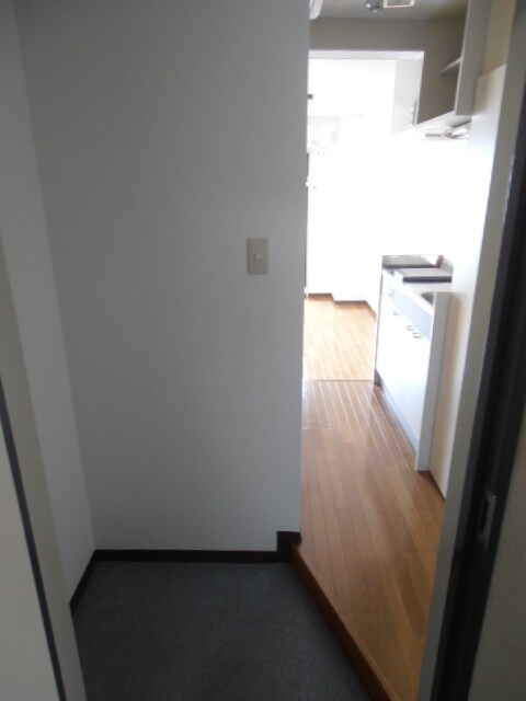 物件内観写真7　(玄関)