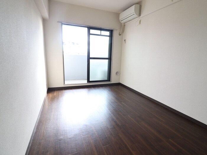 物件内観写真4　(居室)