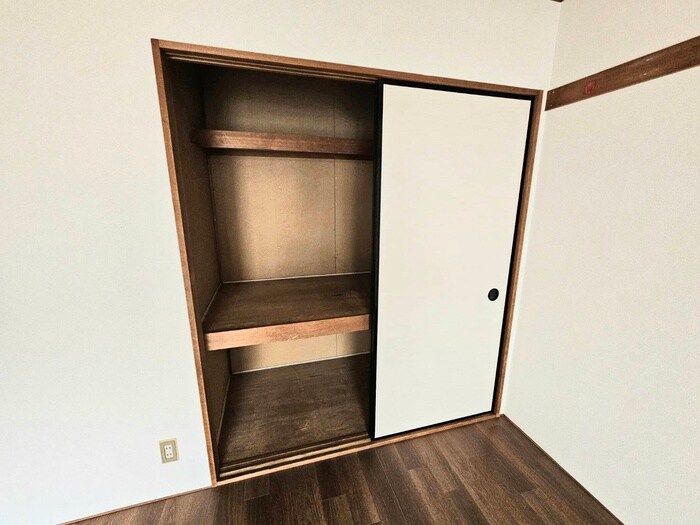 物件内観写真6　(収納)