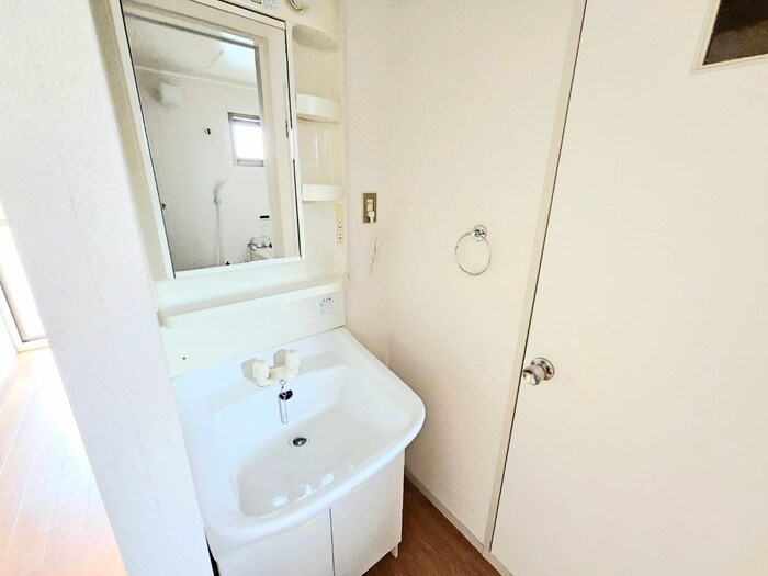 物件内観写真12　(洗面)