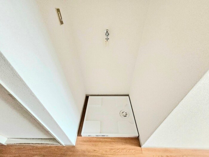 物件内観写真15　(洗濯機置場)