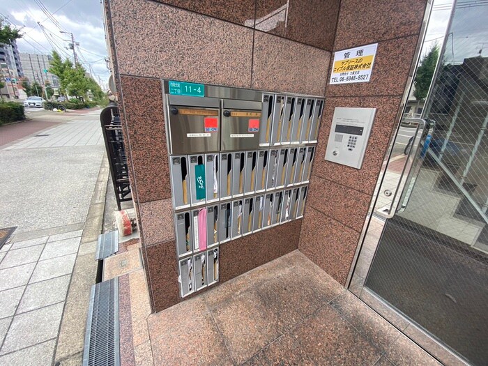 物件外観写真5　(エントランス部分)