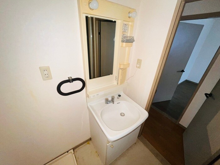 物件内観写真11　(洗面)