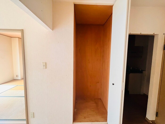 物件内観写真15　(収納)