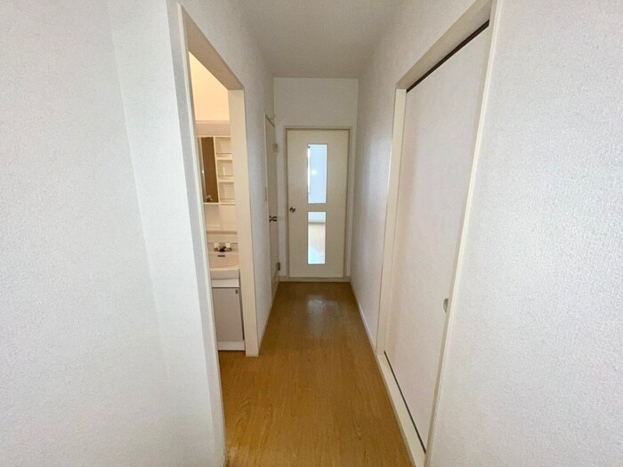 物件内観写真21　(廊下)