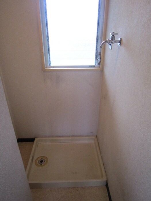 物件内観写真13　(洗濯機置場)