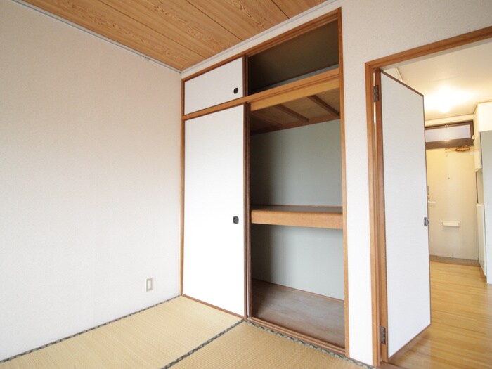 物件内観写真12　(収納)