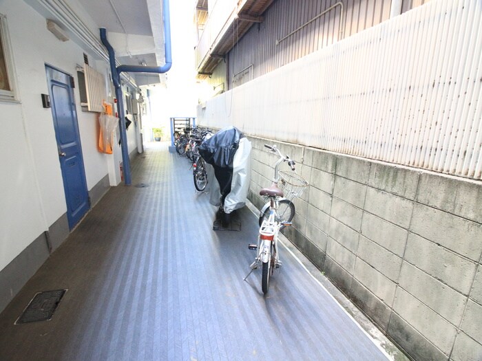 物件外観写真5　(駐輪場)