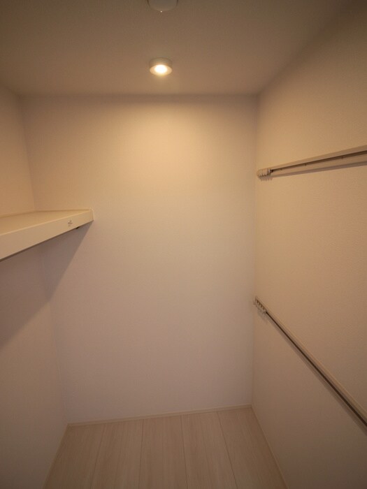 物件内観写真7　(収納)