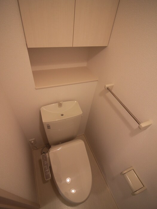 物件内観写真8　(トイレ)