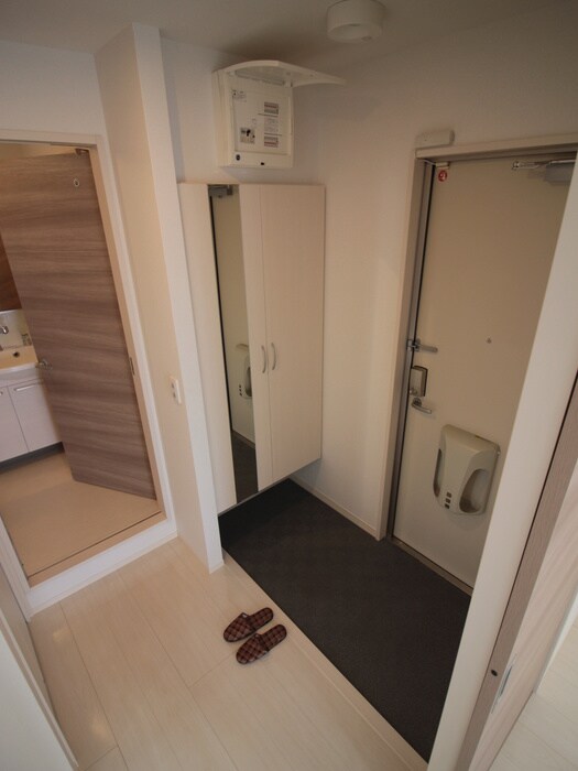 物件内観写真11　(玄関)