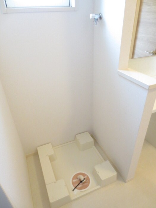 物件内観写真17　(洗濯機置場)