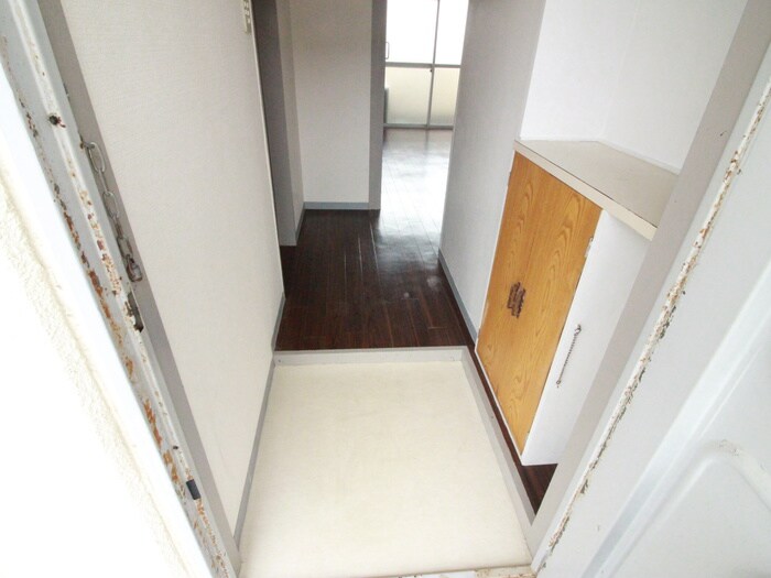 物件内観写真12　(玄関)