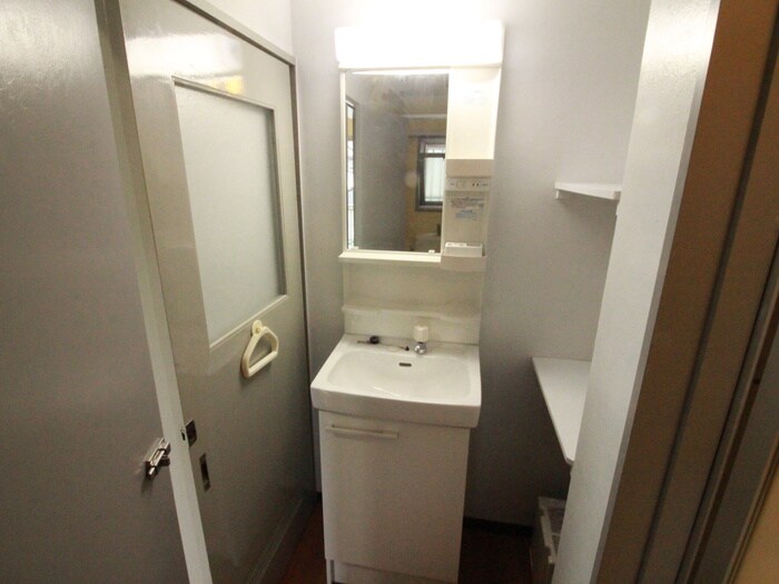 物件内観写真13　(洗面)