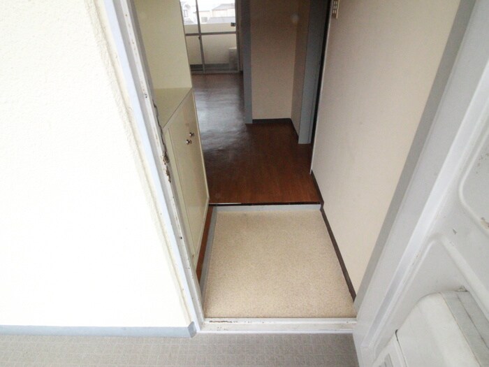 物件内観写真17　(玄関)