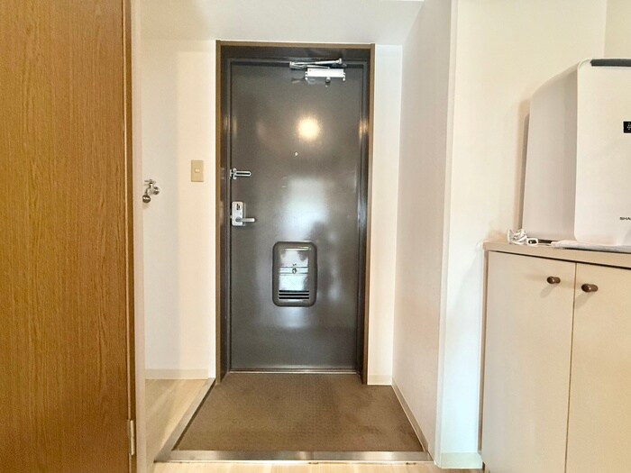 物件内観写真17　(玄関)