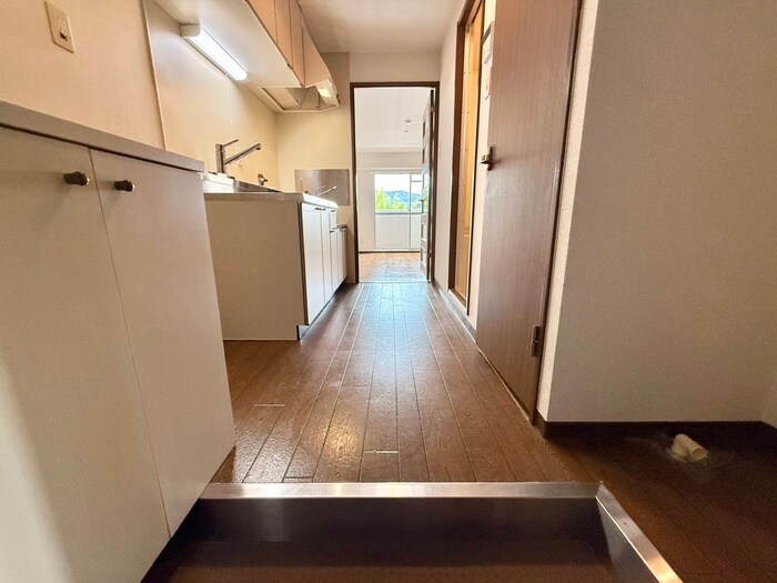 物件内観写真17　(廊下)