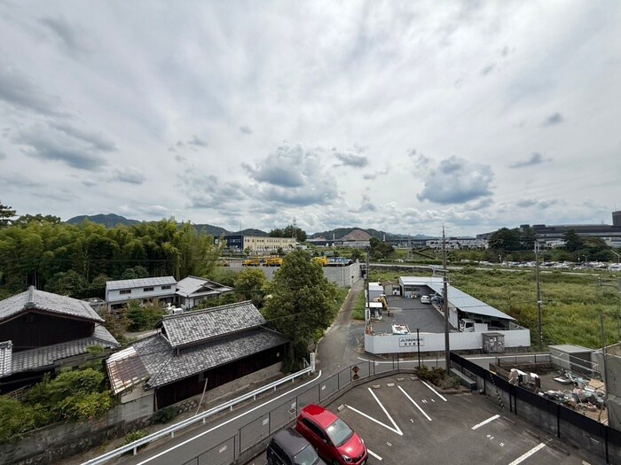 物件内観写真20　(室内からの展望)