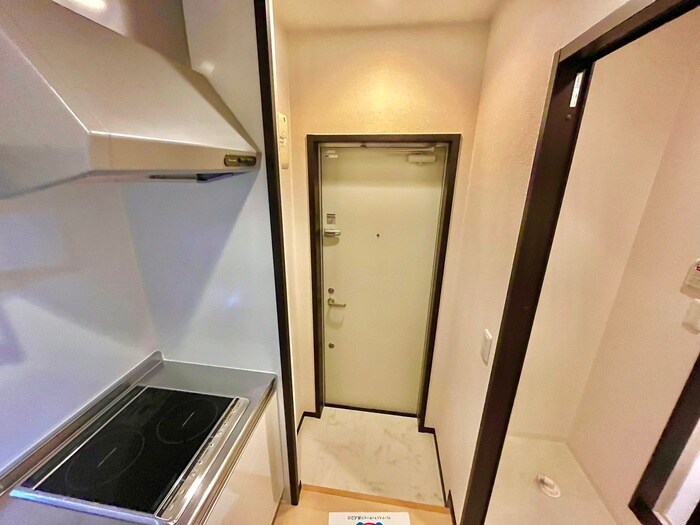 物件内観写真9　(玄関)