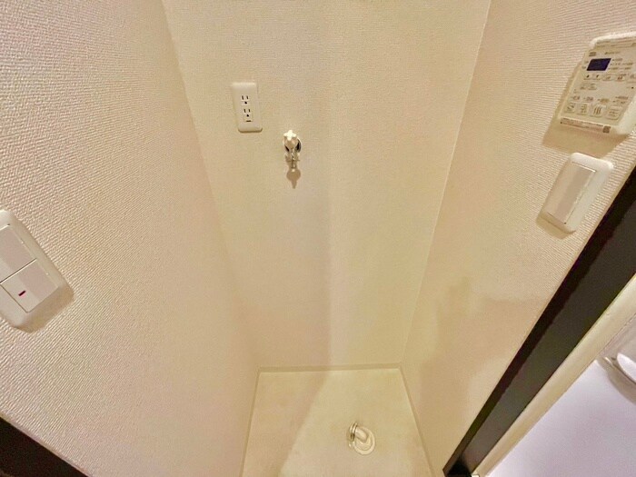 物件内観写真12　(洗濯機置場)