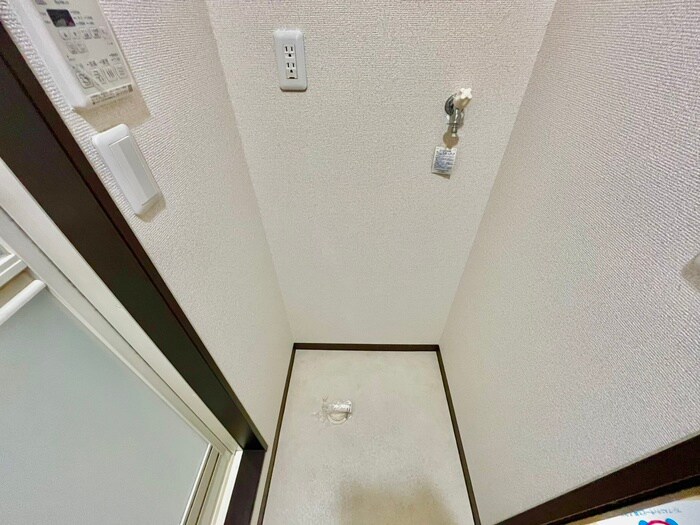 物件内観写真15　(洗濯機置場)
