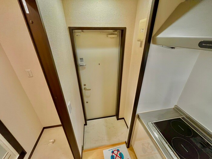 物件内観写真18　(玄関)