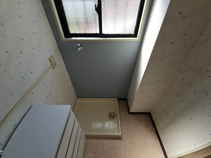 物件内観写真12　(洗濯機置場)