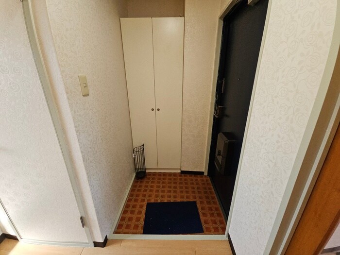 物件内観写真18　(玄関)