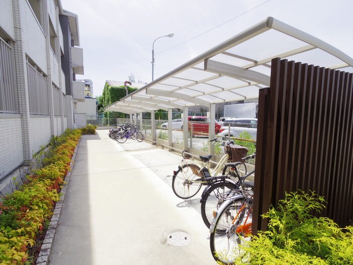 物件外観写真5　(駐輪場)