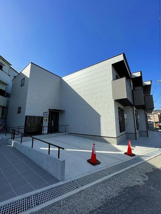 物件外観写真3　(駐車場)