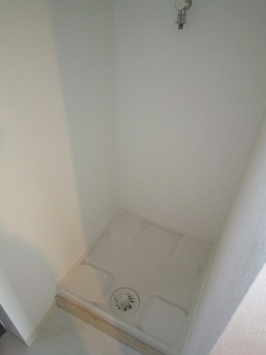 物件内観写真11　(洗濯機置場)