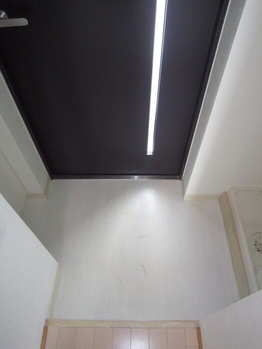 物件内観写真16　(玄関)