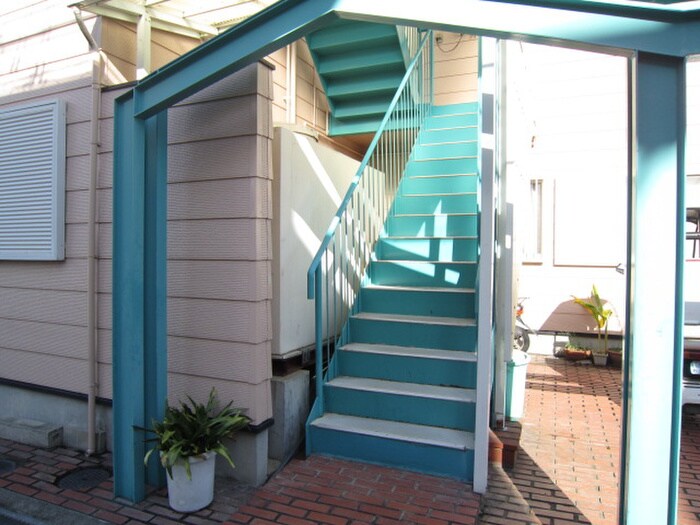 物件外観写真3　(エントランス部分)