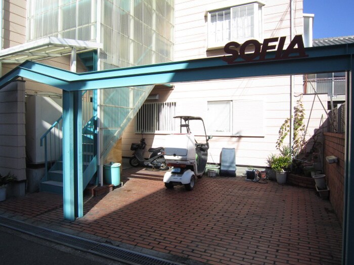 物件外観写真4　(駐輪場)