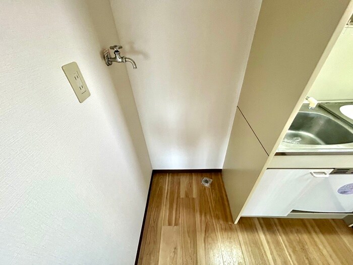 物件内観写真18　(洗濯機置場)