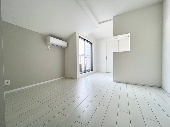 山科HATCH京都薬大前の居室