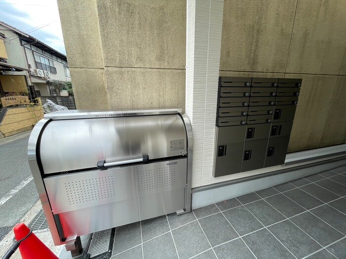 山科HATCH京都薬大前の建物設備