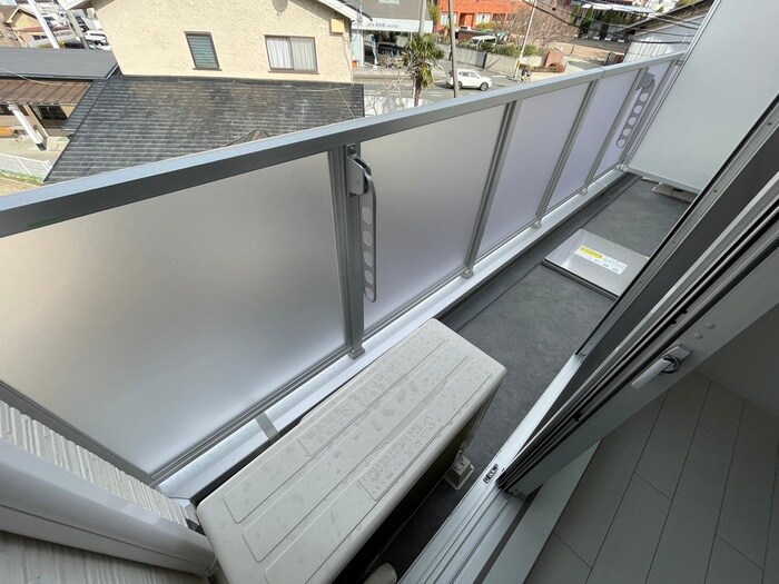 山科HATCH京都薬大前のベランダ・バルコニー