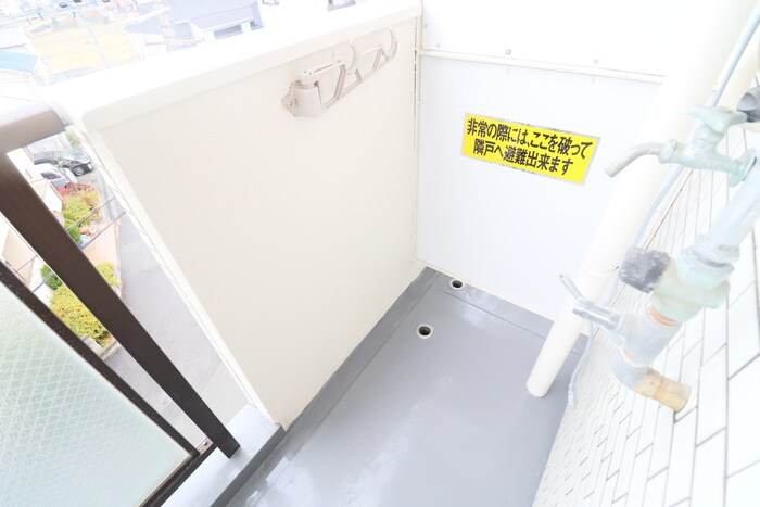 物件内観写真16　(洗濯機置場)