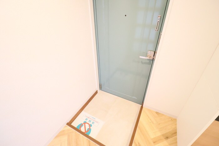 物件内観写真17　(玄関)