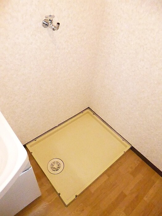 物件内観写真15　(洗濯機置場)