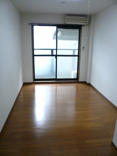 物件内観写真4　(居室)