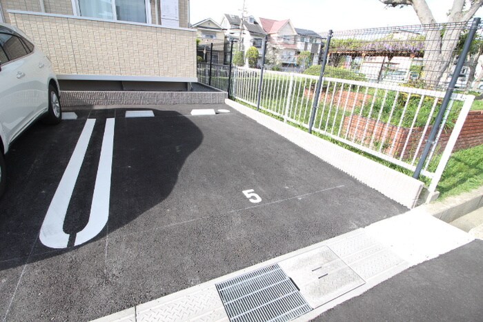 物件外観写真5　(駐輪場)